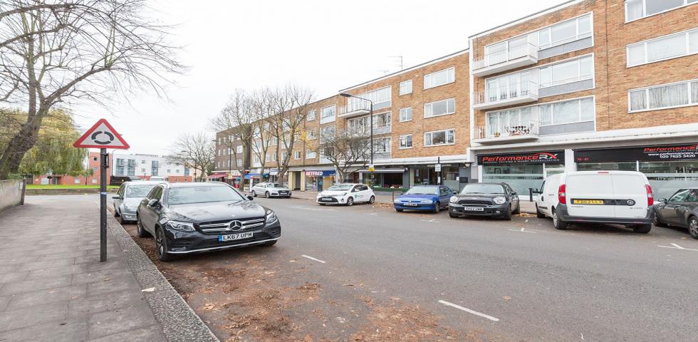 			1 Bedroom, 1 bath, 1 reception Apartment			 Fairfax Road, SWISS COTTAGE